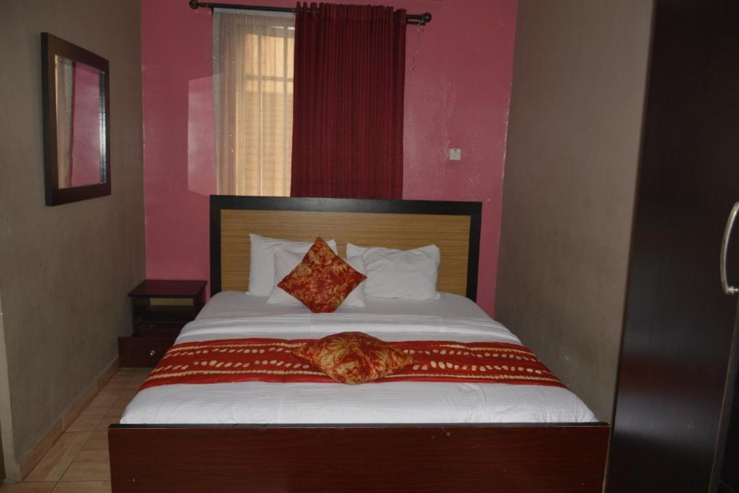 Esporta Suites Yaba Lagos Kültér fotó