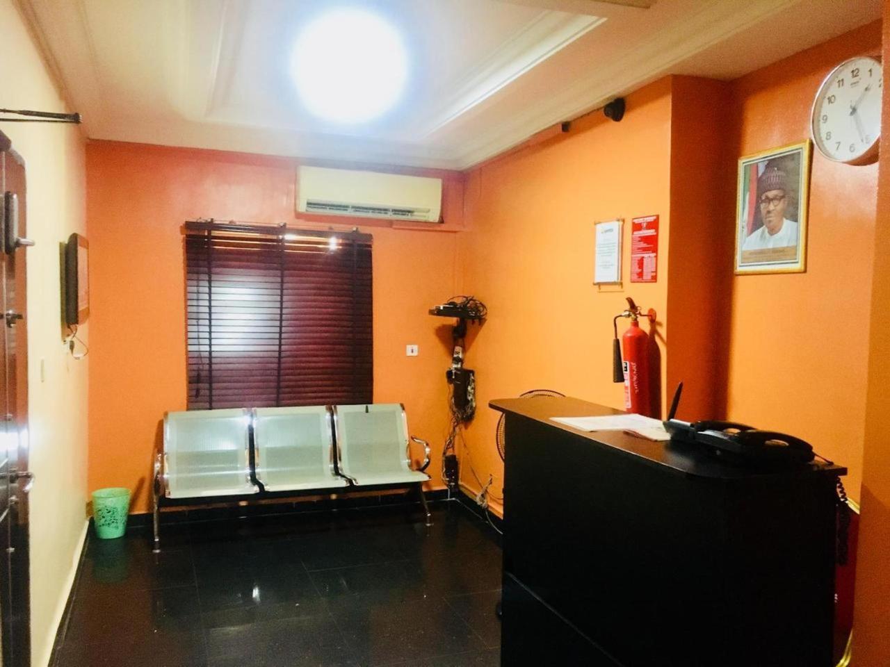 Esporta Suites Yaba Lagos Kültér fotó